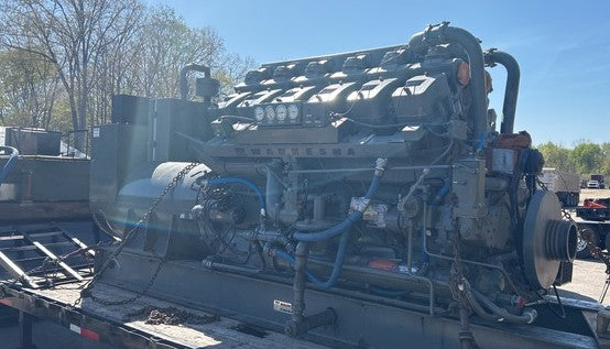 700 kW Continuous, Waukesha L7042GU Natural Gas Generator Set, only 1,199 hours!, 480Y / 277 Volts, 1,200 RPM, Radiator