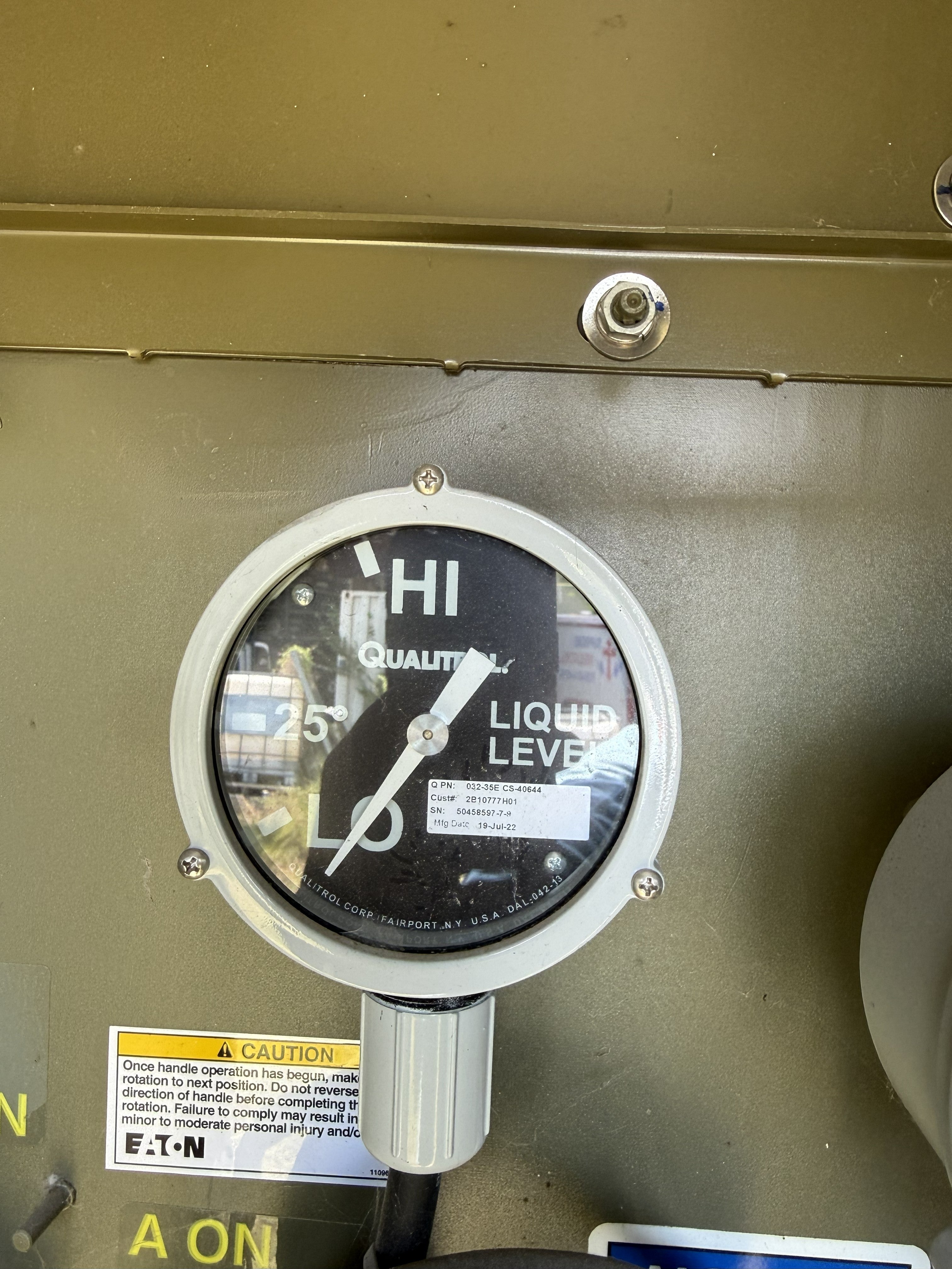 Damaged 2,600 kVA Eaton Pad Mounted Transformer; HV 34,500; LV 416Y/240; FR3; Copper; Unused; SN 22JC208360068