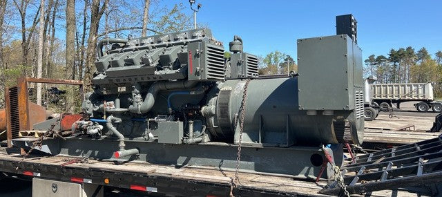 700 kW Continuous, Waukesha L7042GU Natural Gas Generator Set, only 1,199 hours!, 480Y / 277 Volts, 1,200 RPM, Radiator