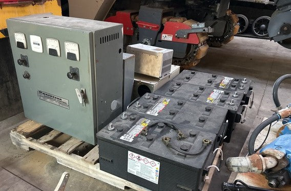 700 kW Continuous, Waukesha L7042GU Natural Gas Generator Set, only 1,199 hours!, 480Y / 277 Volts, 1,200 RPM, Radiator