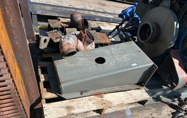 700 kW Continuous, Waukesha L7042GU Natural Gas Generator Set, only 1,199 hours!, 480Y / 277 Volts, 1,200 RPM, Radiator