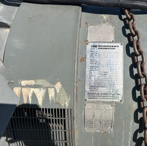 700 kW Continuous, Waukesha L7042GU Natural Gas Generator Set, only 1,199 hours!, 480Y / 277 Volts, 1,200 RPM, Radiator