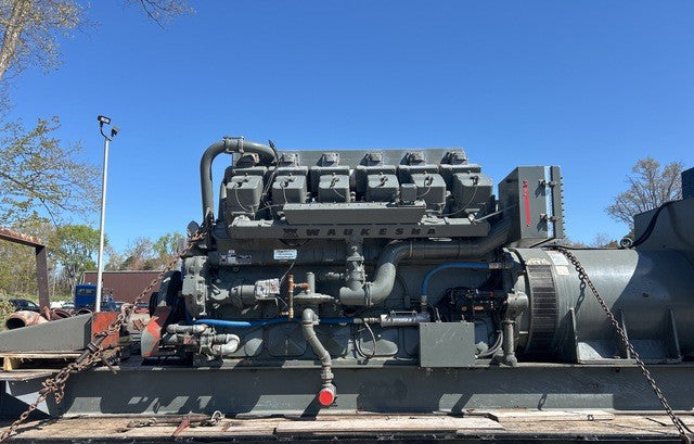 700 kW Continuous, Waukesha L7042GU Natural Gas Generator Set, only 1,199 hours!, 480Y / 277 Volts, 1,200 RPM, Radiator