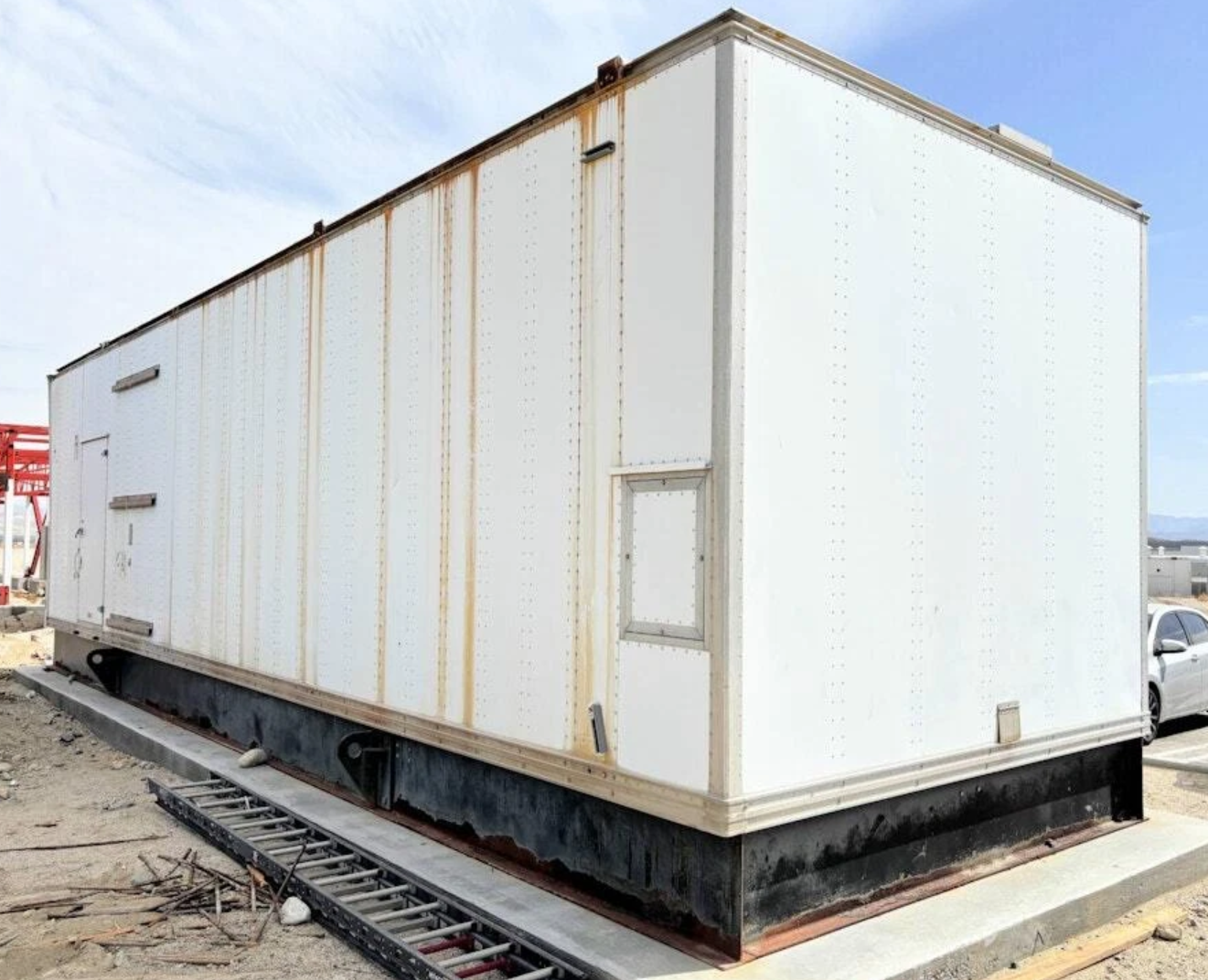 1,750 kW Standby or 1,575 kW Continuous, Waukesha P9390GSI Natural Gas Generator Set, Low Hours (< 1,000), 480Y / 277 Volts, 1,200 RPM, Enclosure, Catalyst, Radiator, 1994