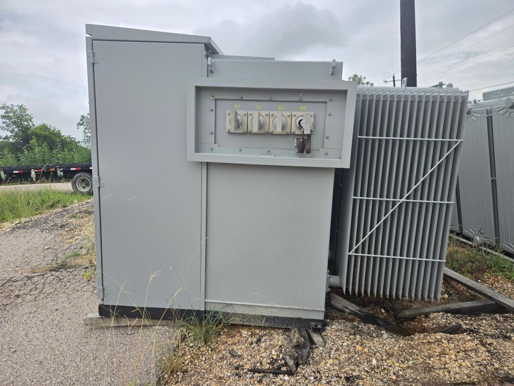2,600 kVA Eaton Pad Mounted Transformer; HV 34,500; LV 416Y/240; FR3; Copper; Unused; SN 22JC208360061