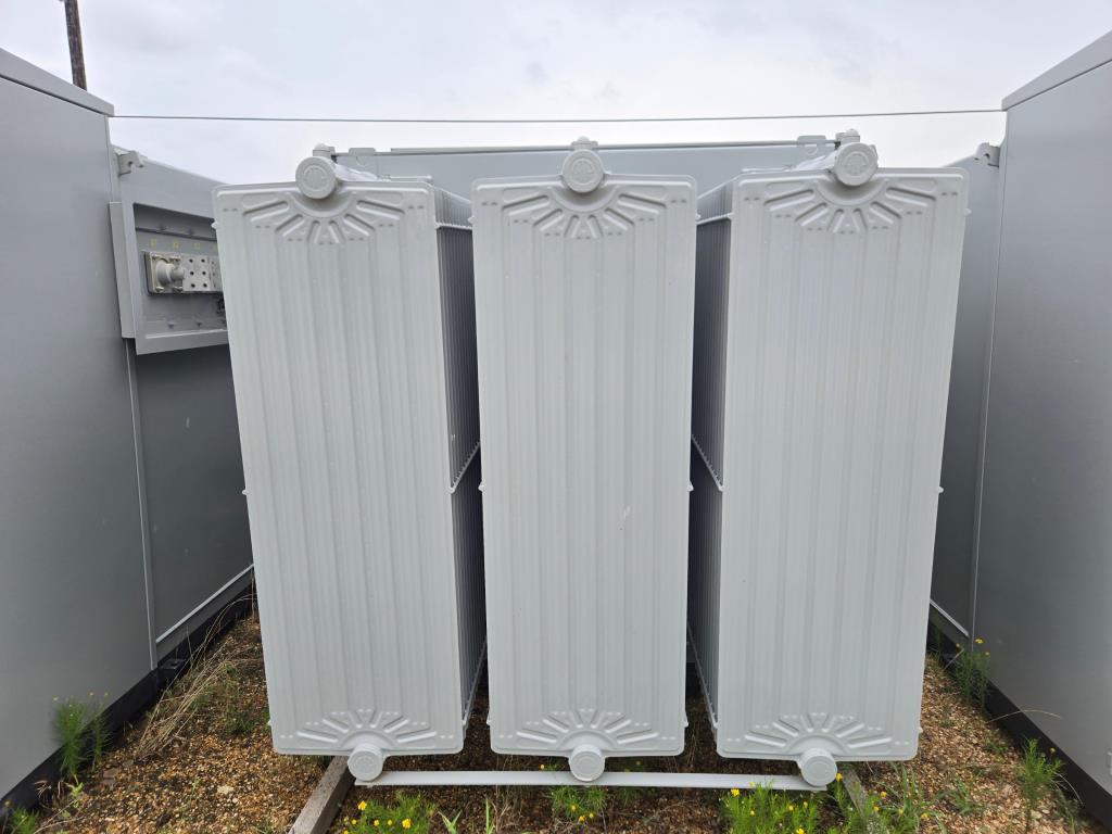 2,600 kVA Eaton Pad Mounted Transformer; HV 34,500; LV 416Y/240; FR3; Copper; Unused; SN 22JC208360061