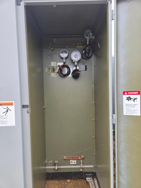 2,600 kVA Eaton Pad Mounted Transformer; HV 34,500; LV 416Y/240; FR3; Copper; Unused; SN 22JC208360061
