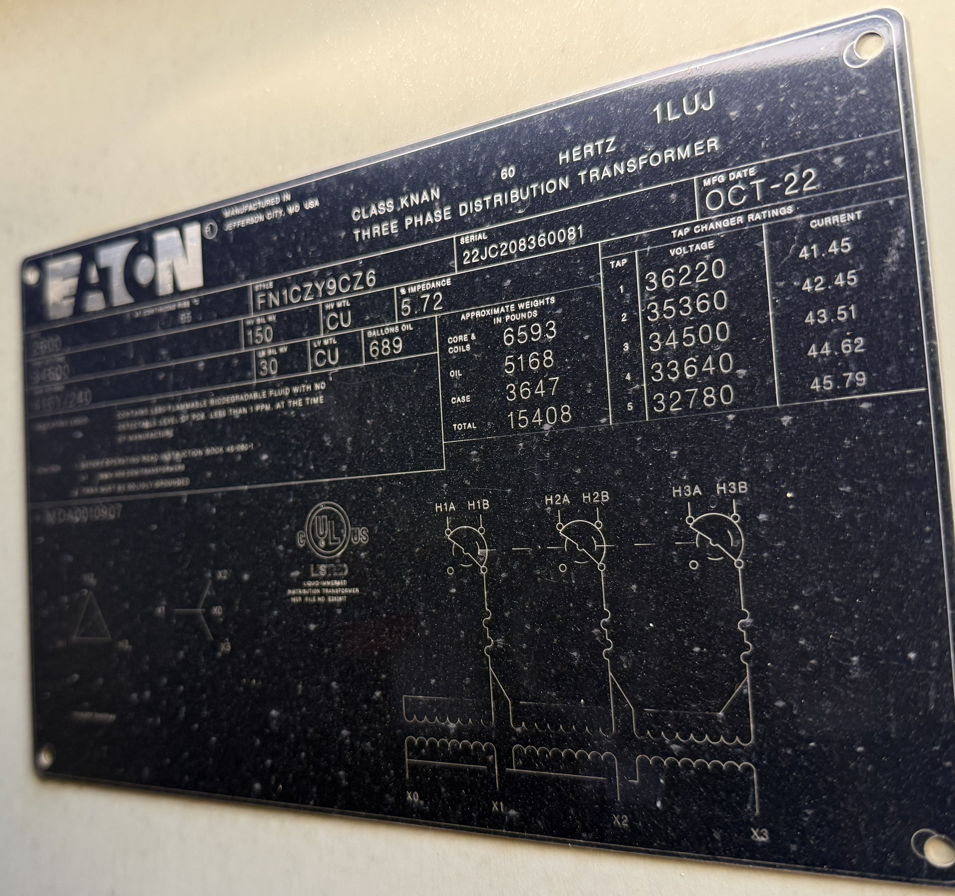 2,600 kVA Eaton Pad Mounted Transformer; HV 34,500; LV 416Y/240; FR3; Copper; Unused; SN 22JC208360081