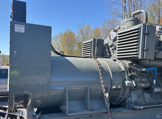 700 kW Continuous, Waukesha L7042GU Natural Gas Generator Set, only 1,199 hours!, 480Y / 277 Volts, 1,200 RPM, Radiator