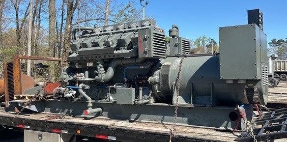 700 kW Continuous, Waukesha L7042GU Natural Gas Generator Set, only 1,199 hours!, 480Y / 277 Volts, 1,200 RPM, Radiator