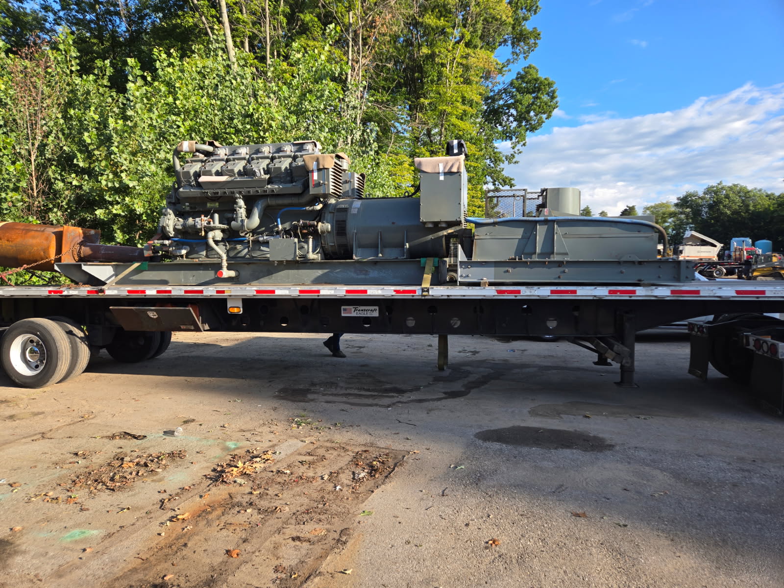 700 kW Continuous, Waukesha L7042GU Natural Gas Generator Set, only 1,199 hours!, 480Y / 277 Volts, 1,200 RPM, Radiator