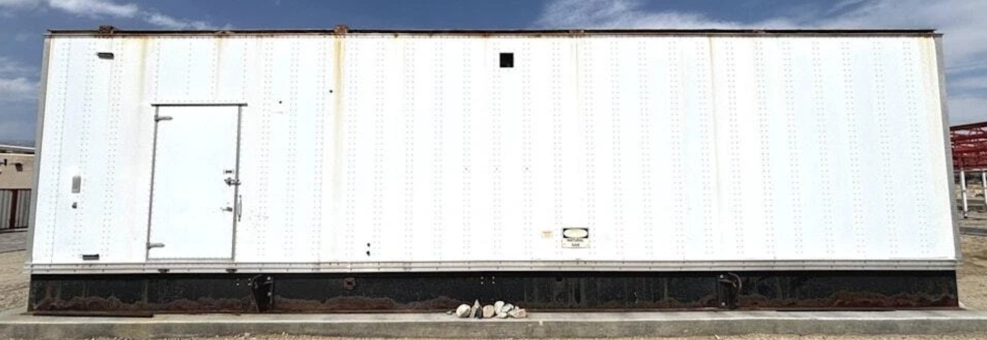 1,750 kW Standby or 1,575 kW Continuous, Waukesha P9390GSI Natural Gas Generator Set, Low Hours (< 1,000), 480Y / 277 Volts, 1,200 RPM, Enclosure, Catalyst, Radiator, 1994