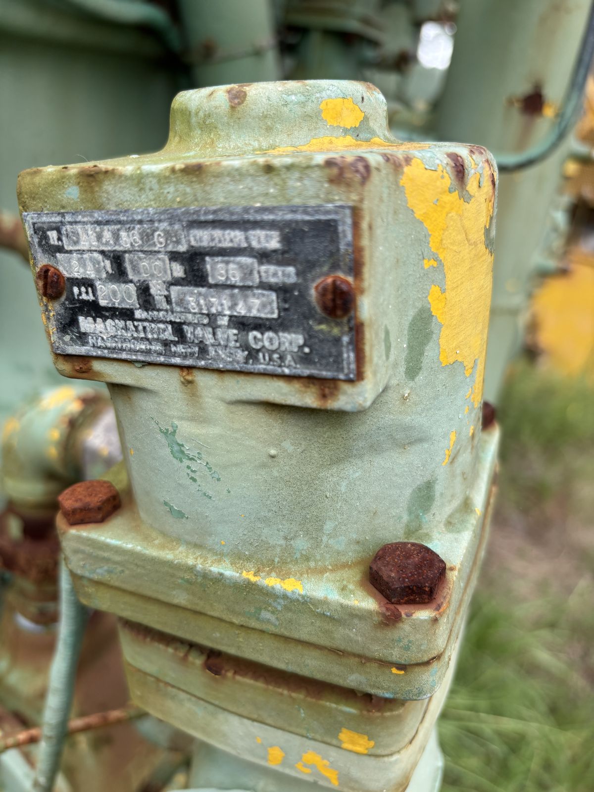 500 kW Continuous, Waukesha F2895GSIU Natural Gas Generator Set, Low 990 hours! 480Y / 277 Volts, 1,200 RPM, Radiator